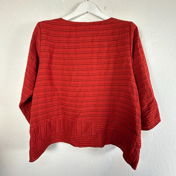 Habitat Womens Red Striped Artsy Asymmetrical Top Blouse Large 3/4 Sleeve Button - Picture 2 of 8